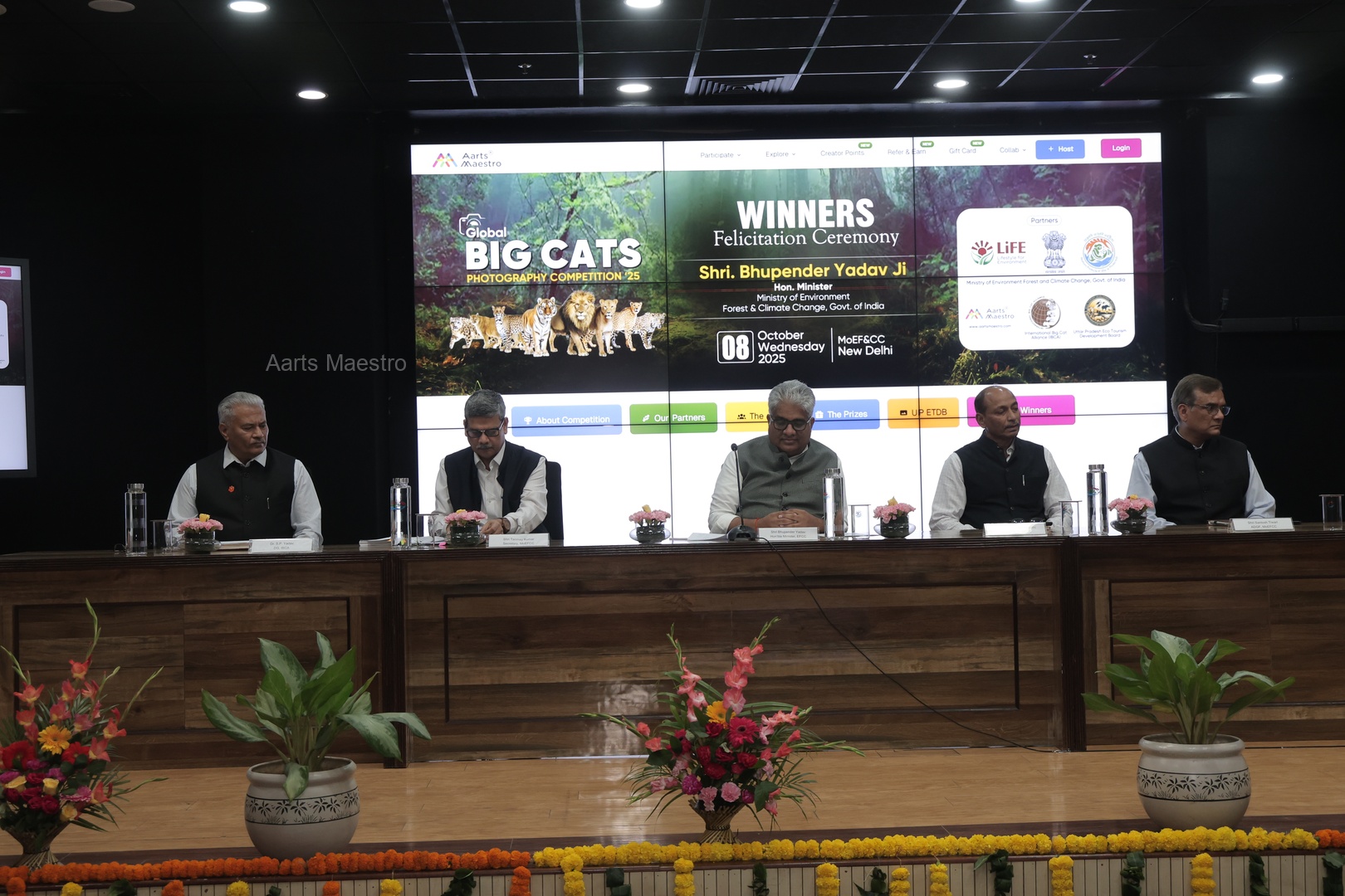 Hon. Minister Shri Bhupendra Yadav and Dignitaries seated at the dais